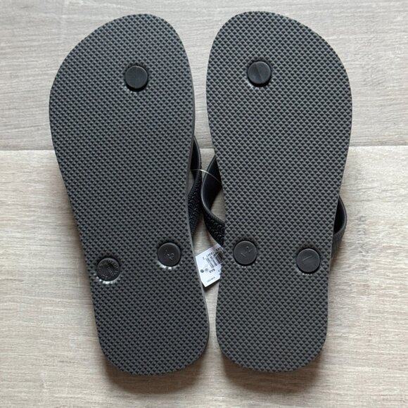 Old Navy Grey Oyster Flip-Flop Sandals for Kids (Partially Plant-Based) - Picture 3 of 9